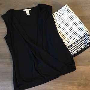 🌻White House Black Market Sleeveless Top!